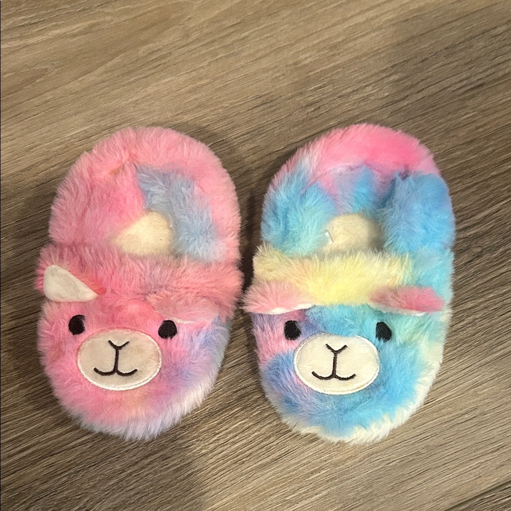 NWOT‎ Colorful Llama Slippers Size 5-6